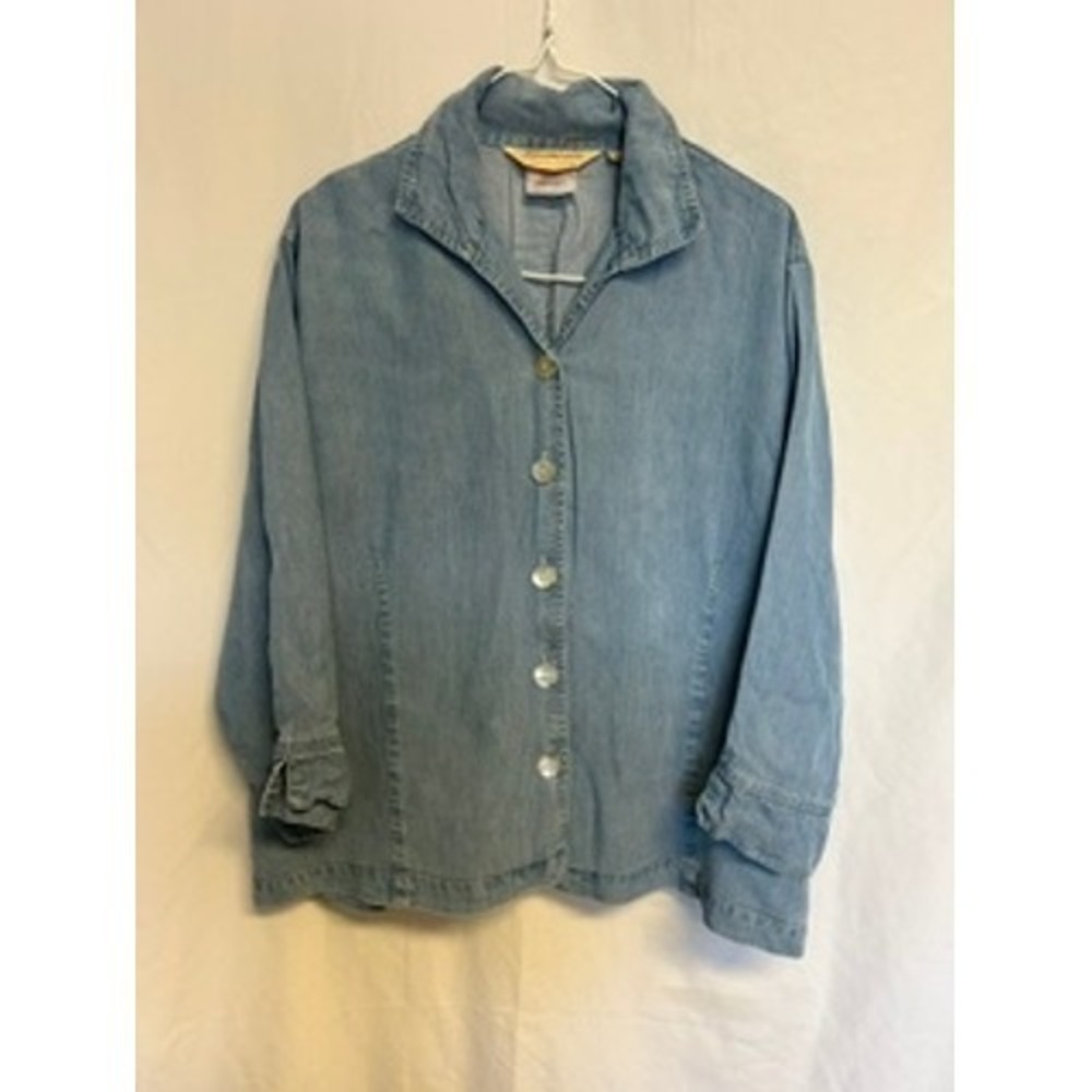 Norm Thompson Womens XL Blue Lyocell Denim Button Up Shirt Back Pleat Slit Hem‎